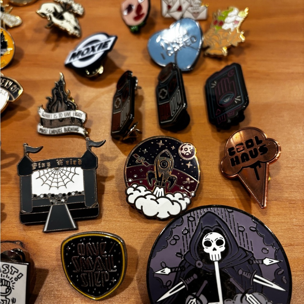 Assorted Enamel Pin Collection - Picture 4 of 4